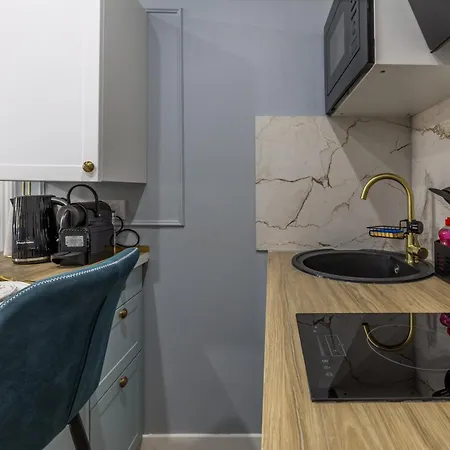 Loft - Lady Violet Bridgetown Balneo