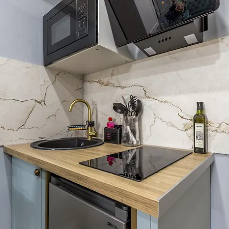 Loft - Lady Violet Bridgetown Balneo *