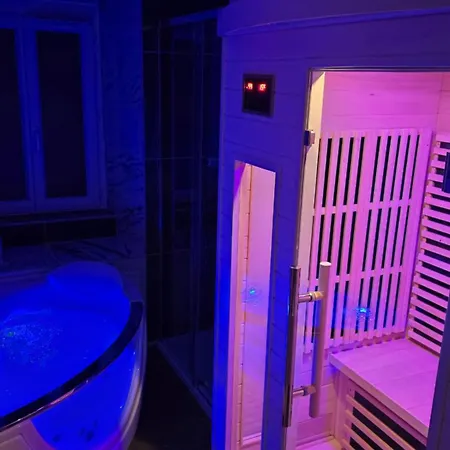 Loft - Lady Violet Bridgetown Balneo