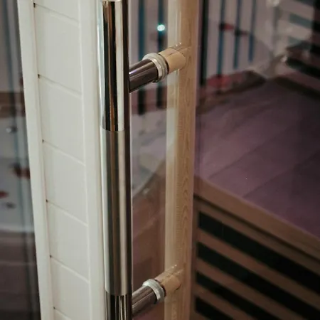 Loft - Lady Violet Bridgetown Balneo Apartman *