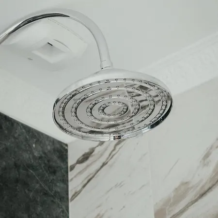 Loft - Lady Violet Bridgetown Balneo